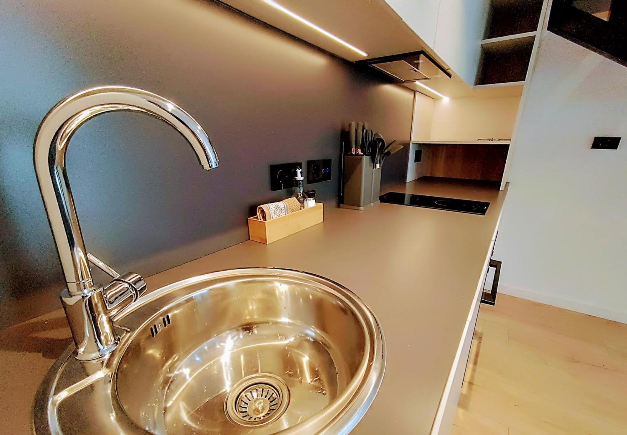 Sunset Retreat Stylish Loft By The Park *